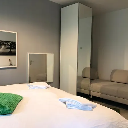 Appartement Green Apartment Boekarest