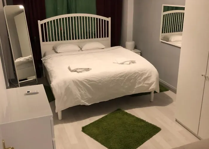 Green Apartment * Boekarest