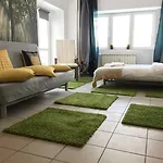 Green Apartment * Bucarest
