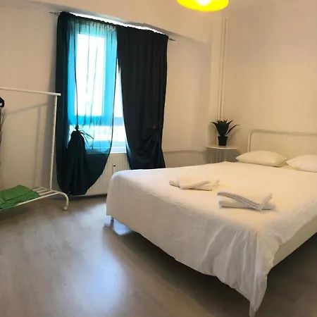 Green Apartment * בוקרשט